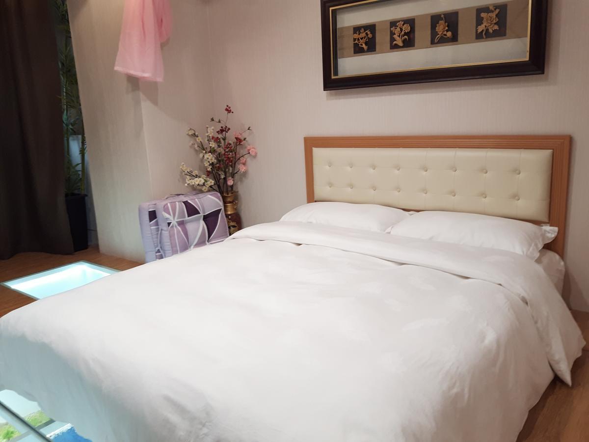 Hase Spring Apartment Tainan Bagian luar foto